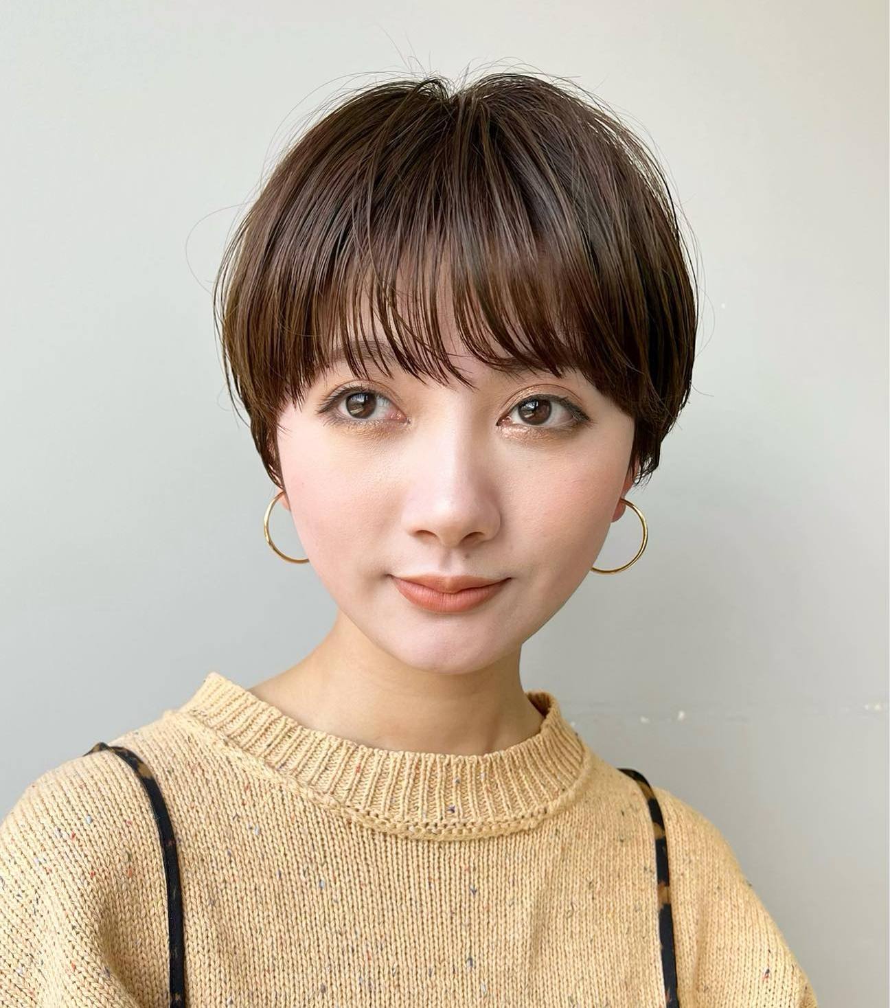 Textured Mushroom Cut for Round-Faced Girls